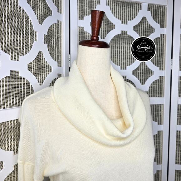 The Limited Cream Cowl Neck Long Sleeve Lightweight Sweater Size Medium - Picture 3 of 14